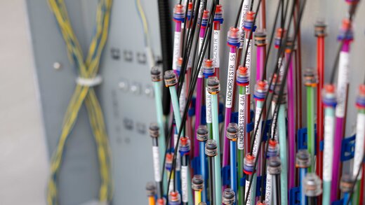 Hier sind in einem Verteilerschrank Rohradapter zu sehen.