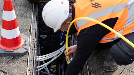 Hier wird das Einblasgerät mit dem Leerrohr verbunden.
