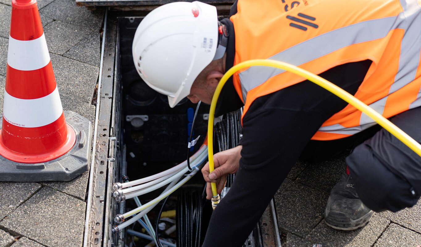 Hier wird das Einblasgerät mit dem Leerrohr verbunden.